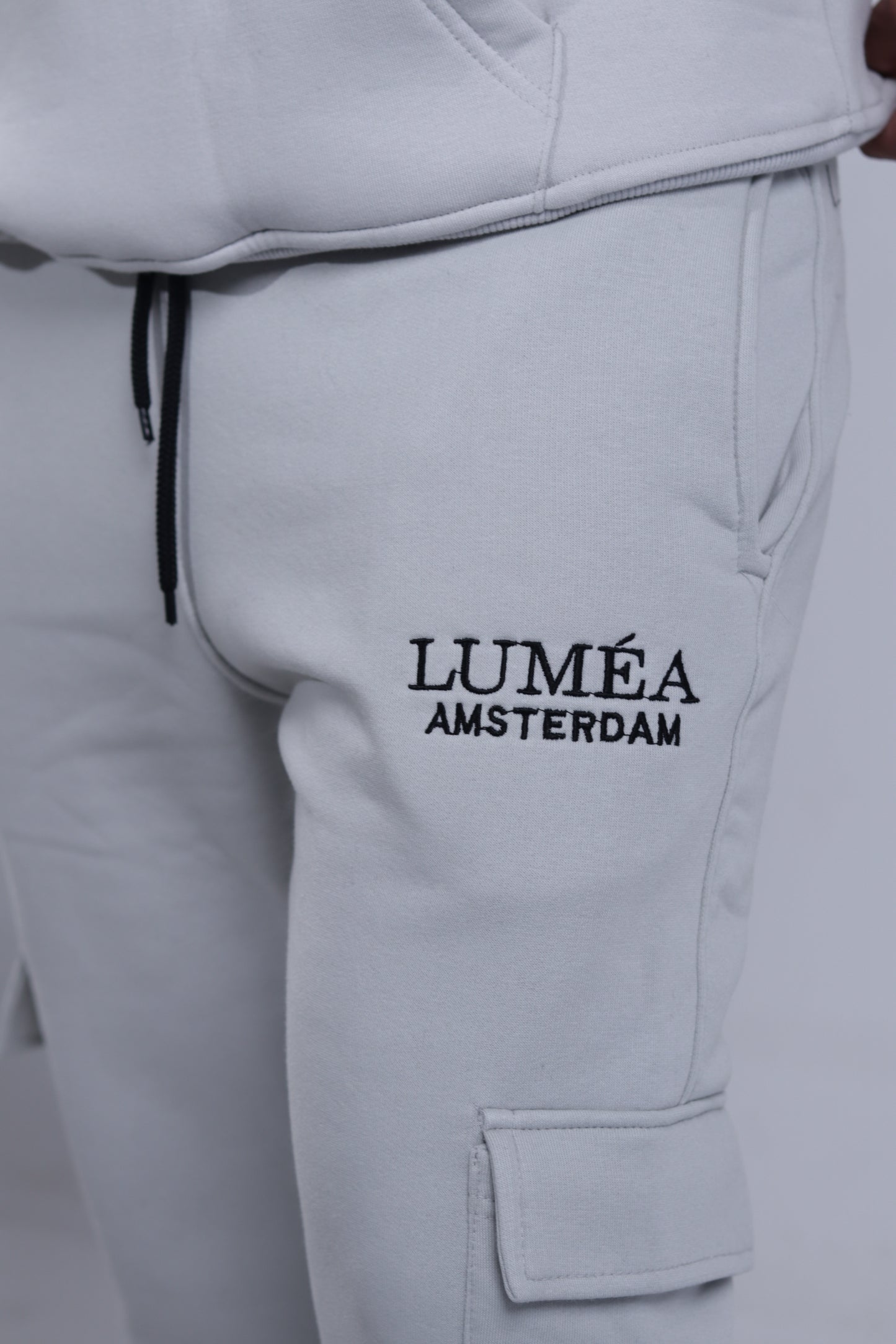 LUMÉA AMSTERDAM – Grey Signature Cargo Sweatpants
