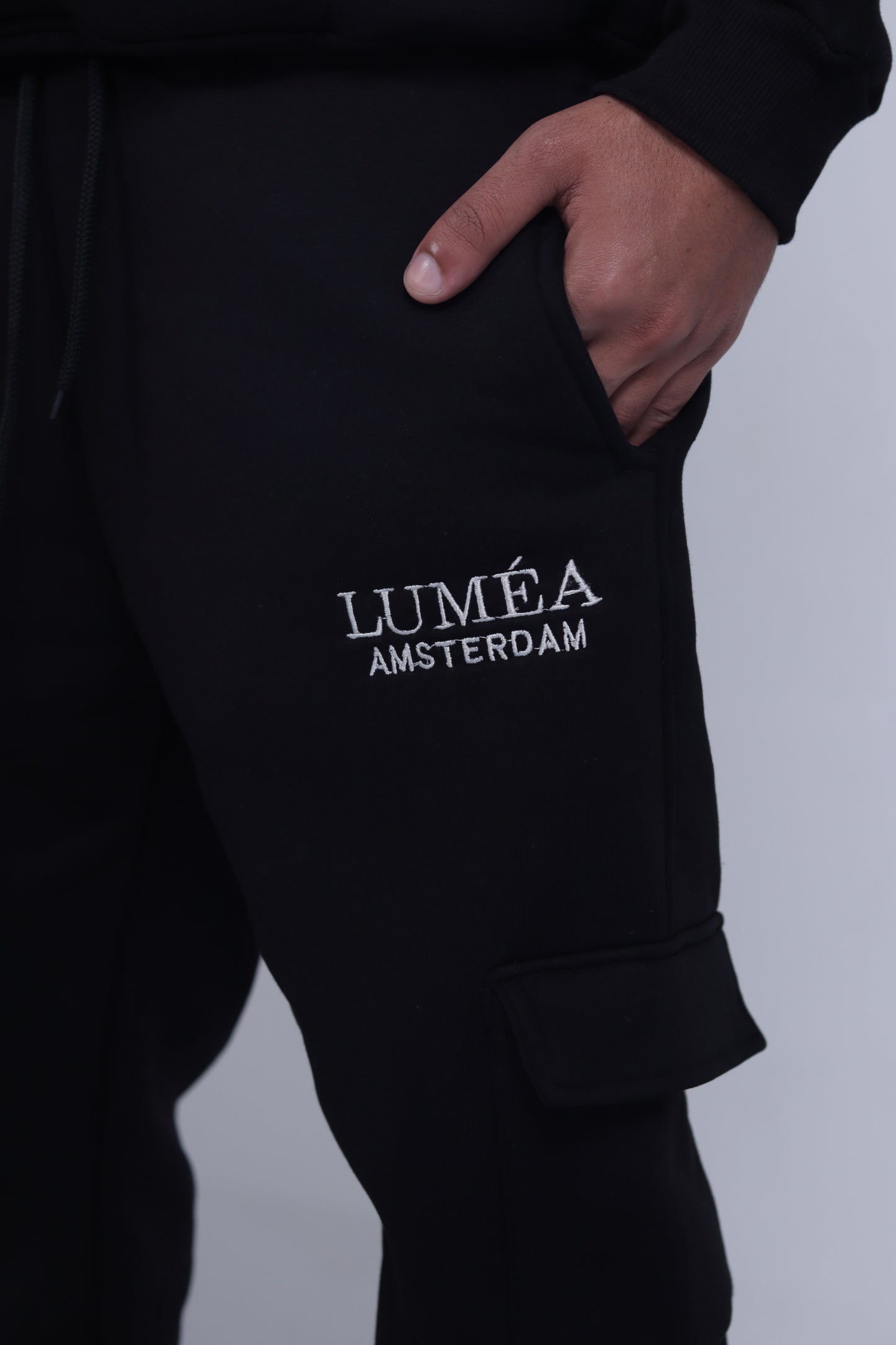 LUMÉA AMSTERDAM – Black Signature Cargo Sweatpants
